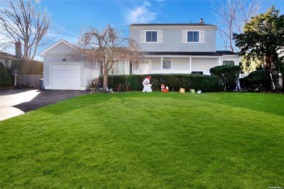 House Commack In Commack, New York, United States For Sale (12406960)