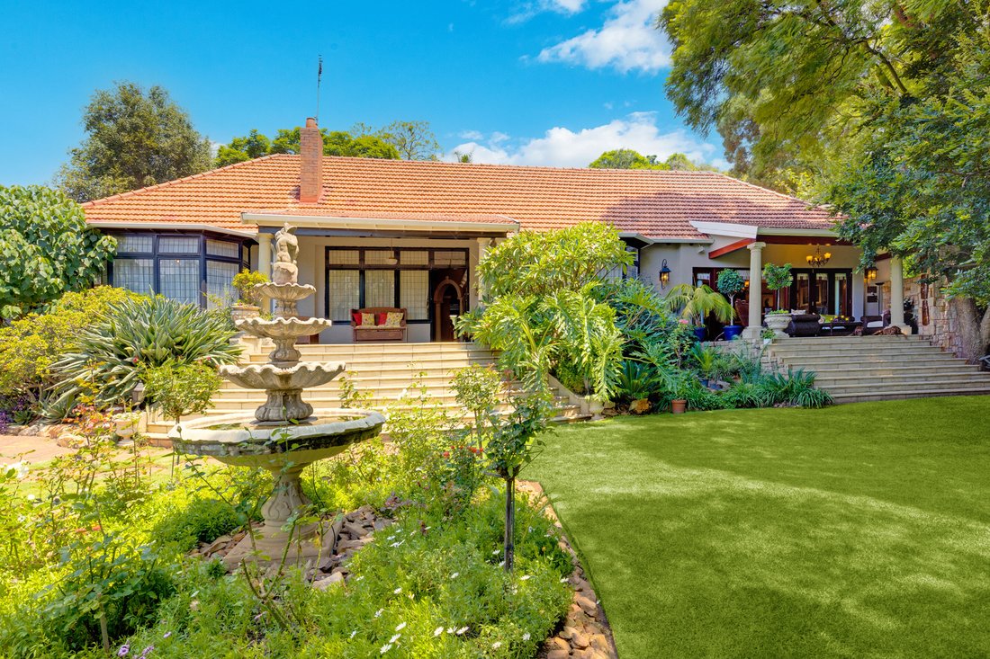 West Cliff In Johannesburg, Gauteng, South Africa For Sale (12406467)