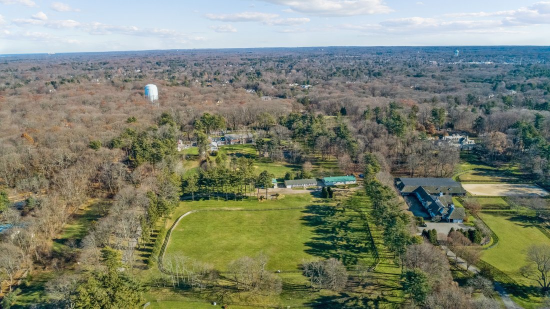 1786 Route 106, Muttontown, Ny, 11791 In Syosset, New York, United