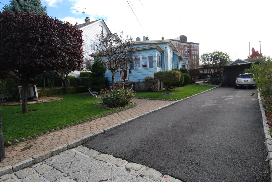 New Rochelle Multi Family Home In New Rochelle, New York, United States