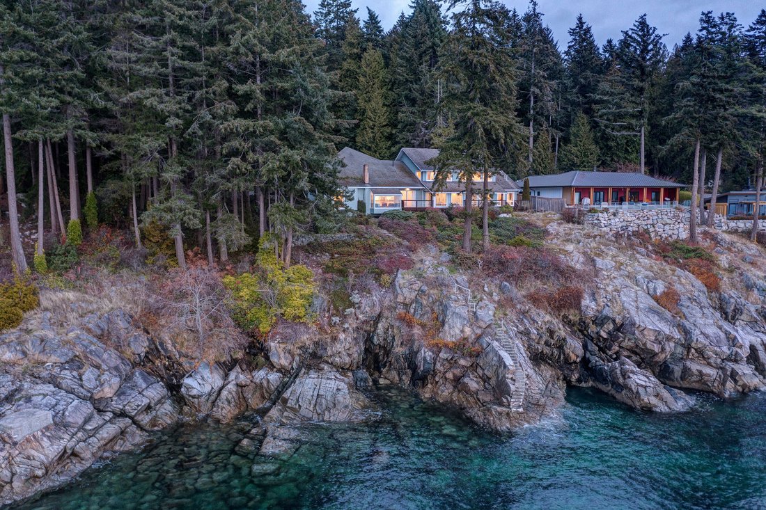4.1 Acre Waterfront Estate In Roberts Creek, British Columbia, Canada For Sale (12408643)