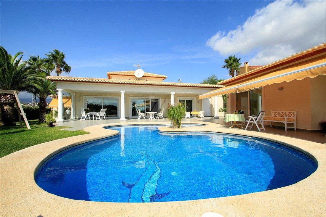 Calpe Houses / Villas In Calp, Valencian Community, Spain For Sale