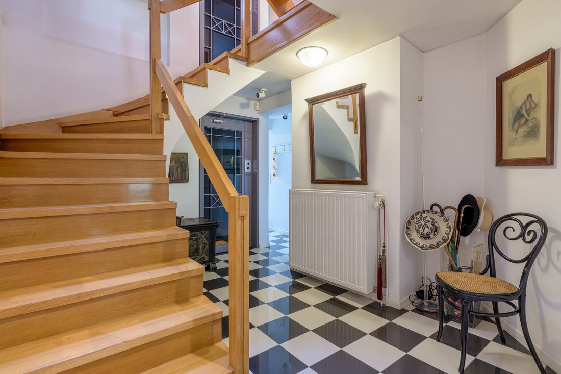 House in Sunoikia Kolonakiou, 1st District of Athens, Athens 4 - 12410693