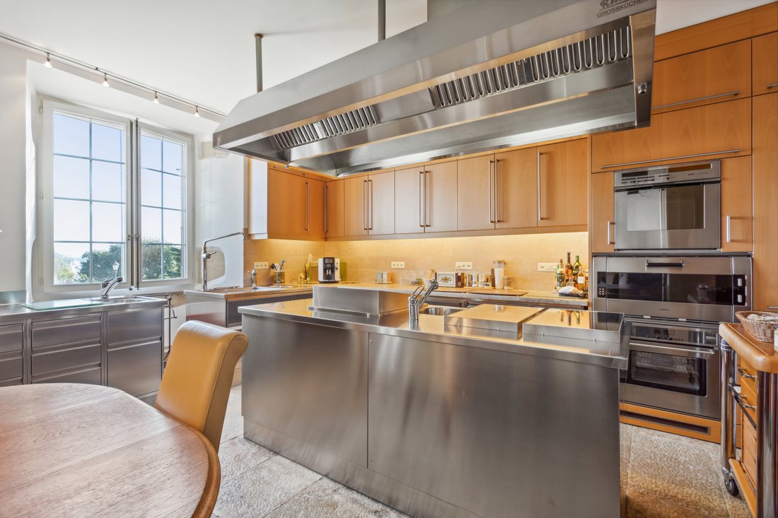 Exceptional 16th Century Castle With In Neuchâtel, Neuchâtel