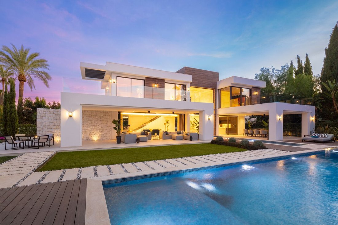 Villa in Puerto Banus, Marbella, Spain 1 - 12413277