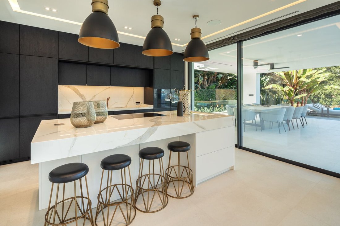 Villa in Puerto Banus, Marbella, Spain 4 - 12413277