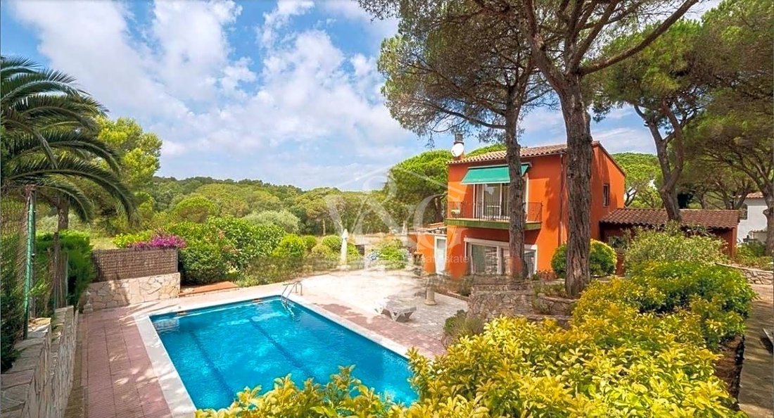 Villa in Calella de Palafrugell, Palafrugell, Catalonia 1 - 12413770