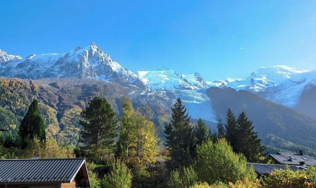 Apartment In Chamonix, Auvergne Rhône Alpes, France For Sale (12412304)