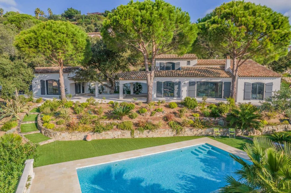 Villa In Sainte Maxime, Provence Alpes Côte D'azur, France For Sale