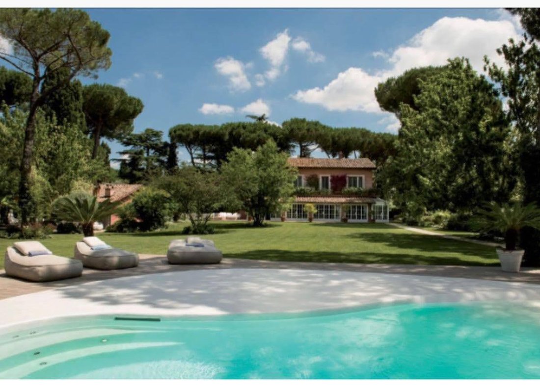 Villa With Swimming Pool Close To Appia Antica Park In Rome, Lazio