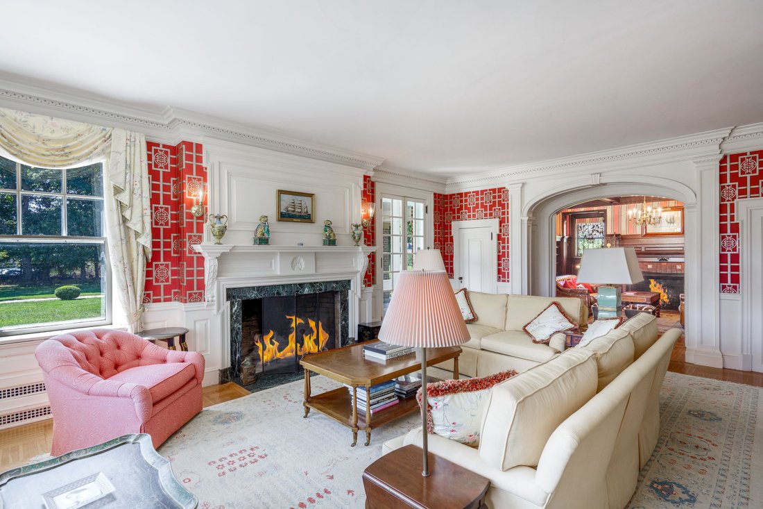 House Quogue In Quogue, New York, United States For Rent (12420647)