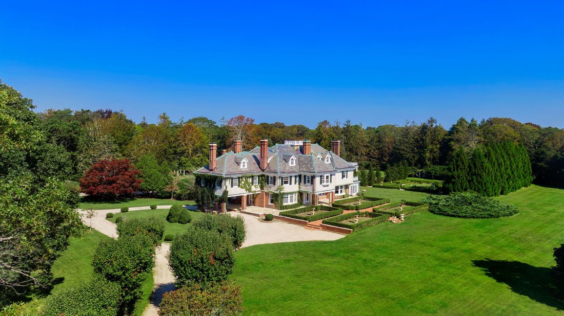 House Quogue In Quogue, New York, United States For Rent (12420647)