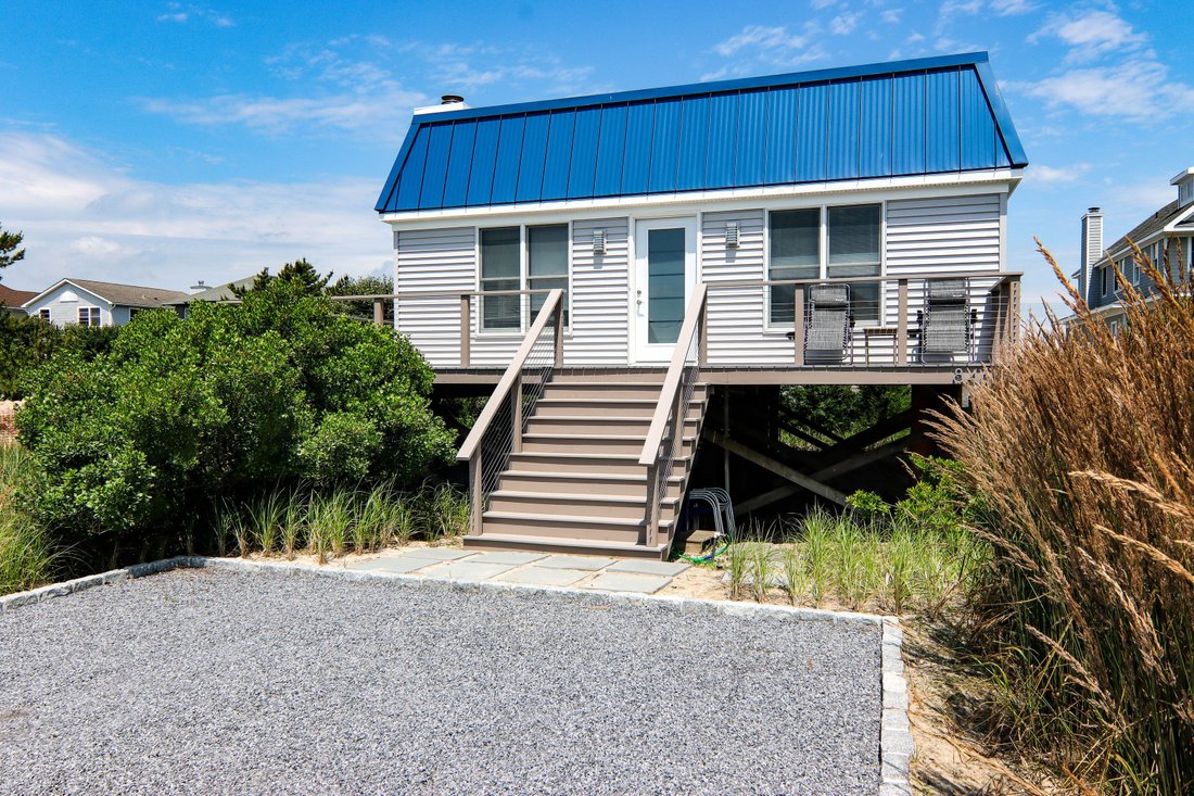 House West Hampton Dunes In Quogue, New York, United States For Rent