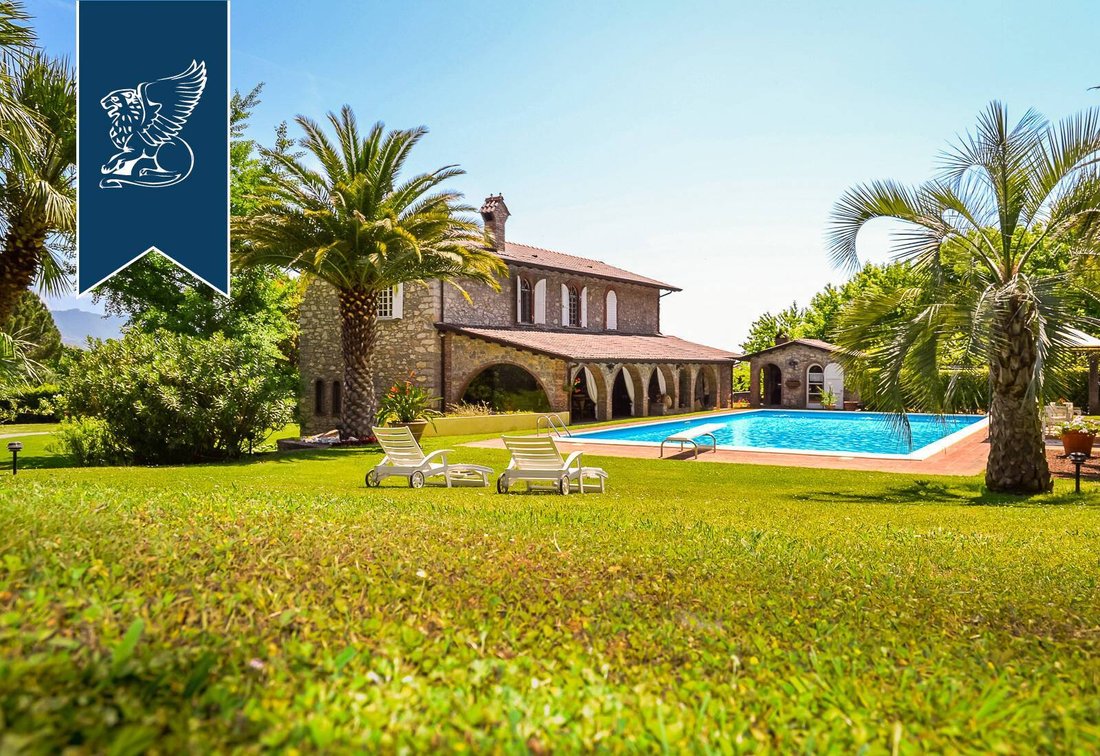 Stunning Historical Villa In The Ligurian Riviera In Ameglia, Liguria