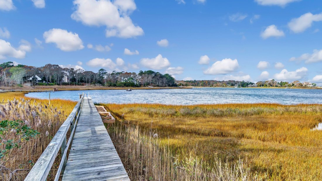 House Hampton Bays In Hampton Bays, New York, United States For Rent