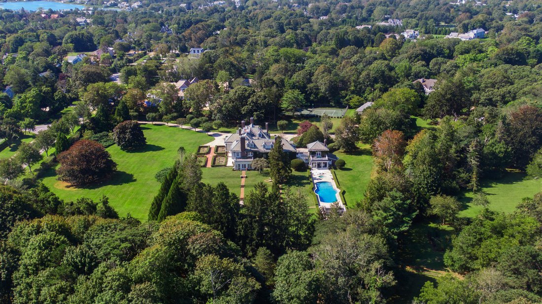 House Quogue In Quogue, New York, United States For Rent (12420647)