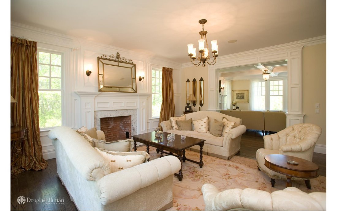 House Water Mill In Water Mill, New York, United States For Rent (12420941)