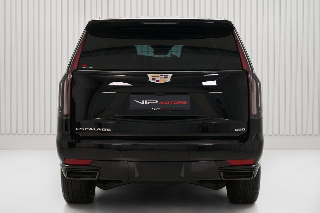 Suv in Dubai, Dubai, United Arab Emirates 5 - 12421813