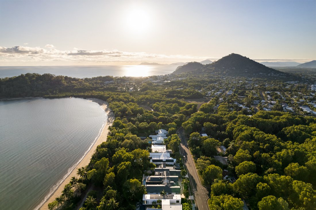 Luxury Resort Style Living In In Kewarra Beach, Queensland, Australia
