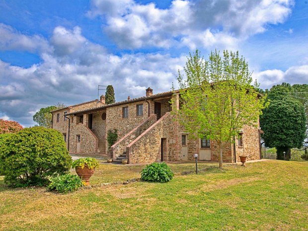 Country House in Lucignano, Tuscany, Italy 1