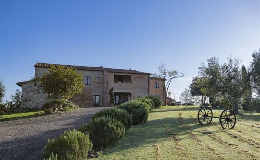 Country House in Montalcino, Tuscany, Italy 1