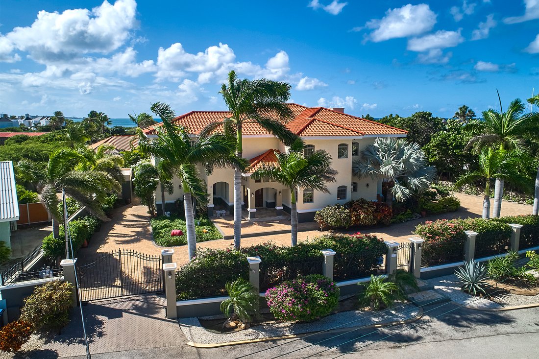 Lg Smith Blvd 532 E In Noord, Aruba For Sale (12423292)