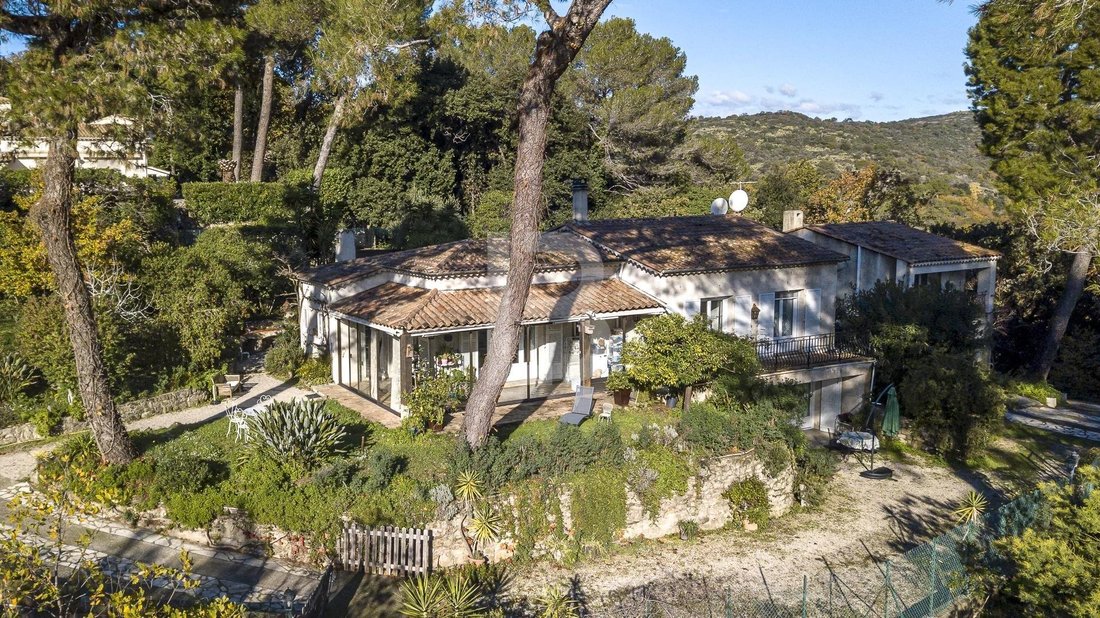 Maison Double Sans Vis à Vis Sur Dans Biot, Provence Alpes Côte D'azur