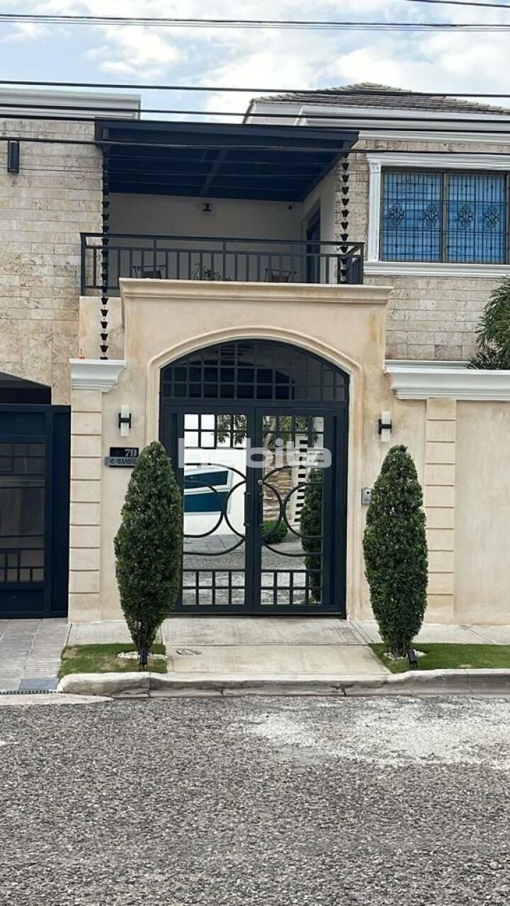 Single Family House In Santo Domingo, Distrito Nacional, Dominican