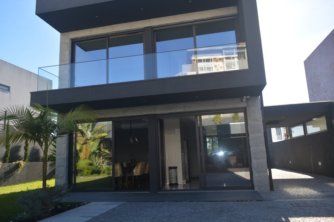 Townhouse in Madalena, Porto District, Portugal 1 - 12434882