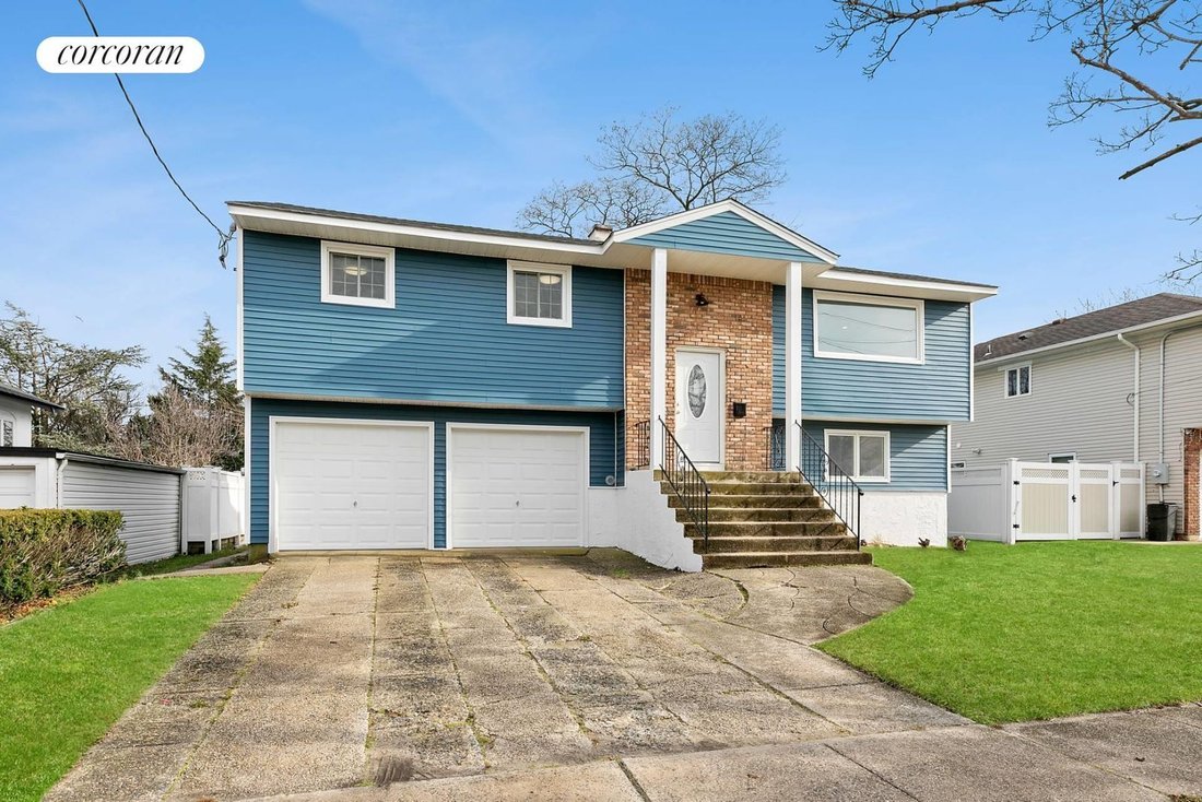 3005 Waverly Avenue, Oceanside, Ny 11572 In Oceanside, New York, United States For Sale (12439102)