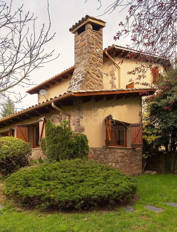 Chalet in Sant Joan de les Abadesses, Catalonia, Spain 1 - 10733835