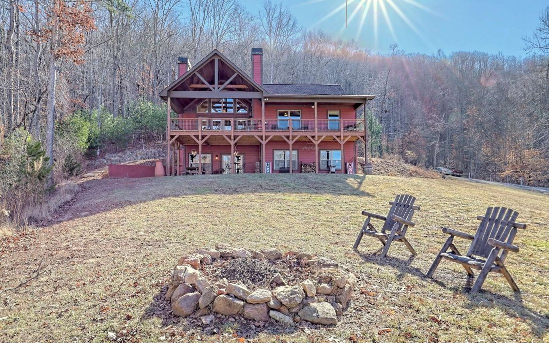 4 Bedrooms Single Family Detached In Hayesville, North Carolina, United States For Sale (12442117)