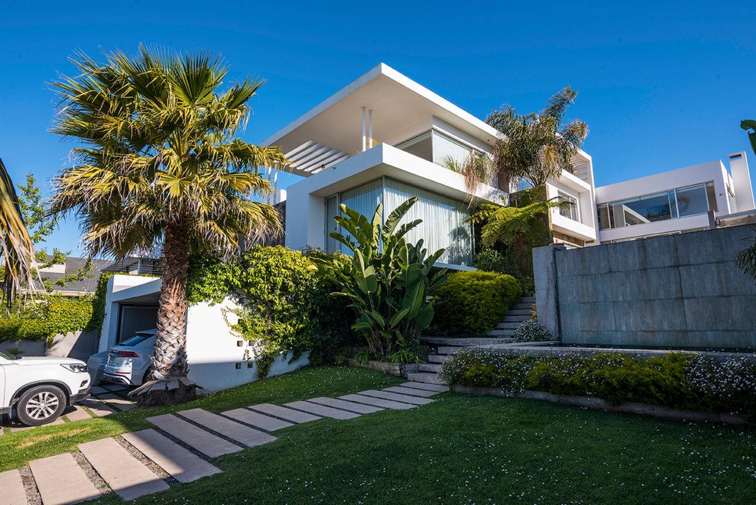 Mediterranean Style House With Ocean View In In Concón, Valparaíso