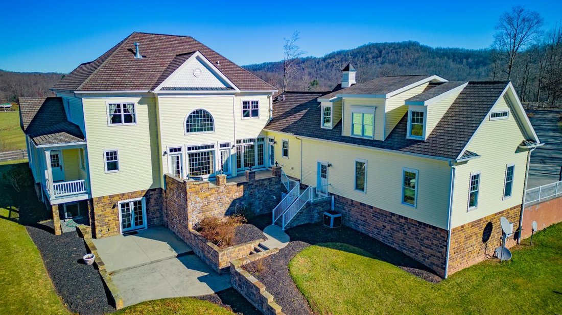 Four Winds Country Estate In Grassy Meadows, West Virginia, United