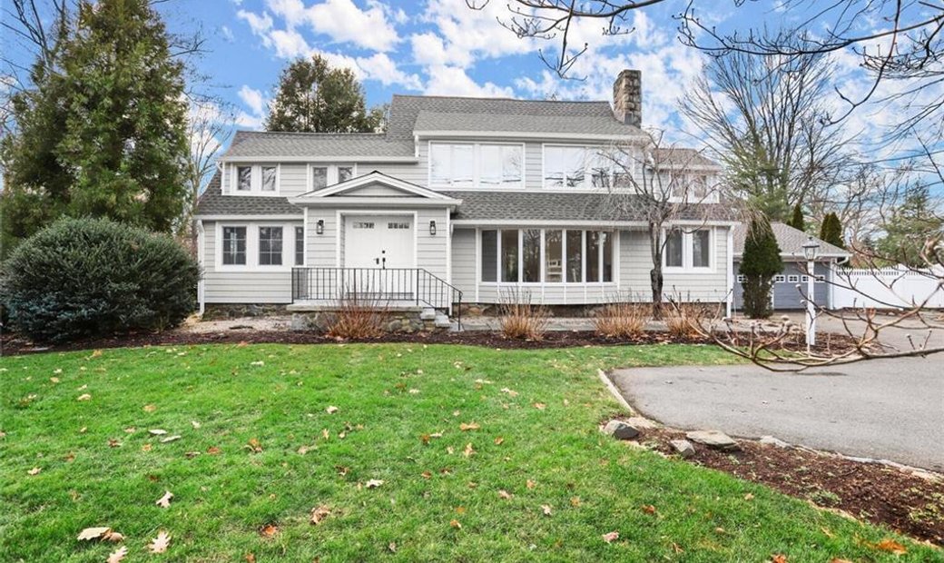 206 Rowayton Woods Drive, Norwalk, Ct In Norwalk, Connecticut, United