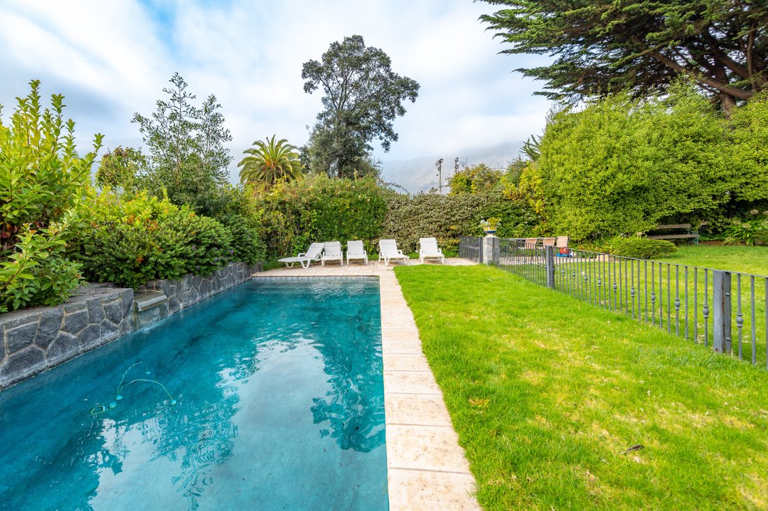 House In Downtown Zapallar Overlooking The Bay In Zapallar, Valparaíso