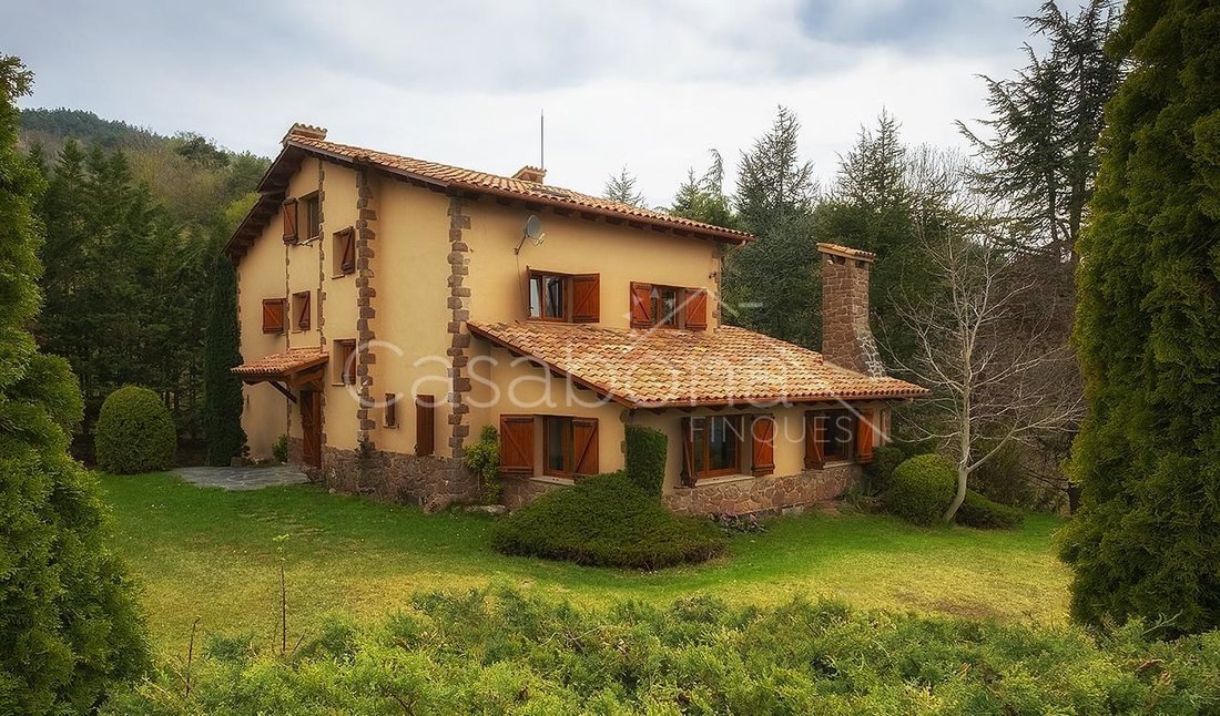 Chalet in Sant Joan de les Abadesses, Catalonia, Spain 2 - 10733835