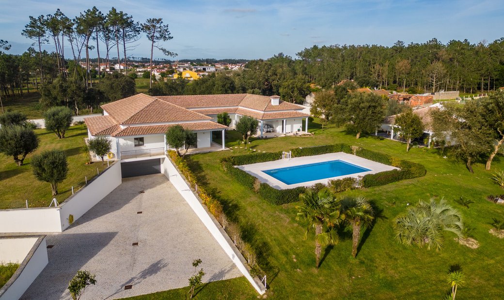 House T6 Leiria Pool Beach In Leiria District, Portugal For Sale