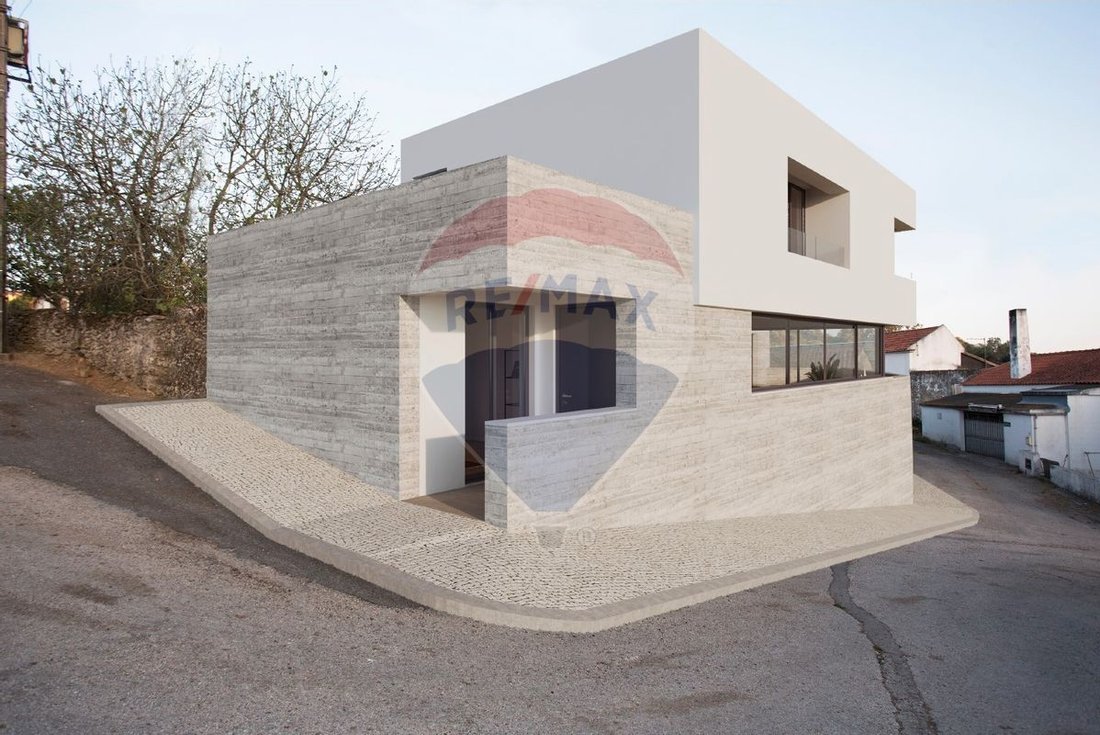 Moradia T4 For Sale In Lisboa In Santo Estevão Das Galés, Lisbon