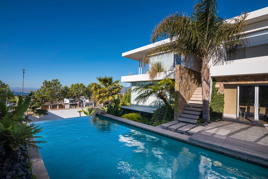 Mediterranean Style House With Ocean View In In Concón, Valparaíso ...