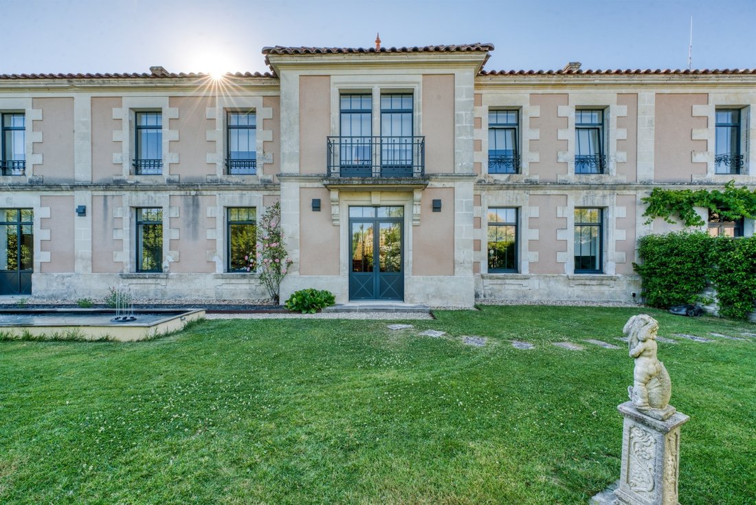 House in Brie-sous-Mortagne, Nouvelle-Aquitaine, France 1 - 12108629
