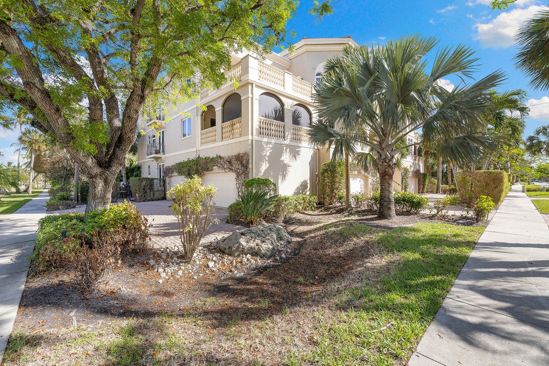 Olde Naples / Isla Mar In Naples, Florida, United States For Sale