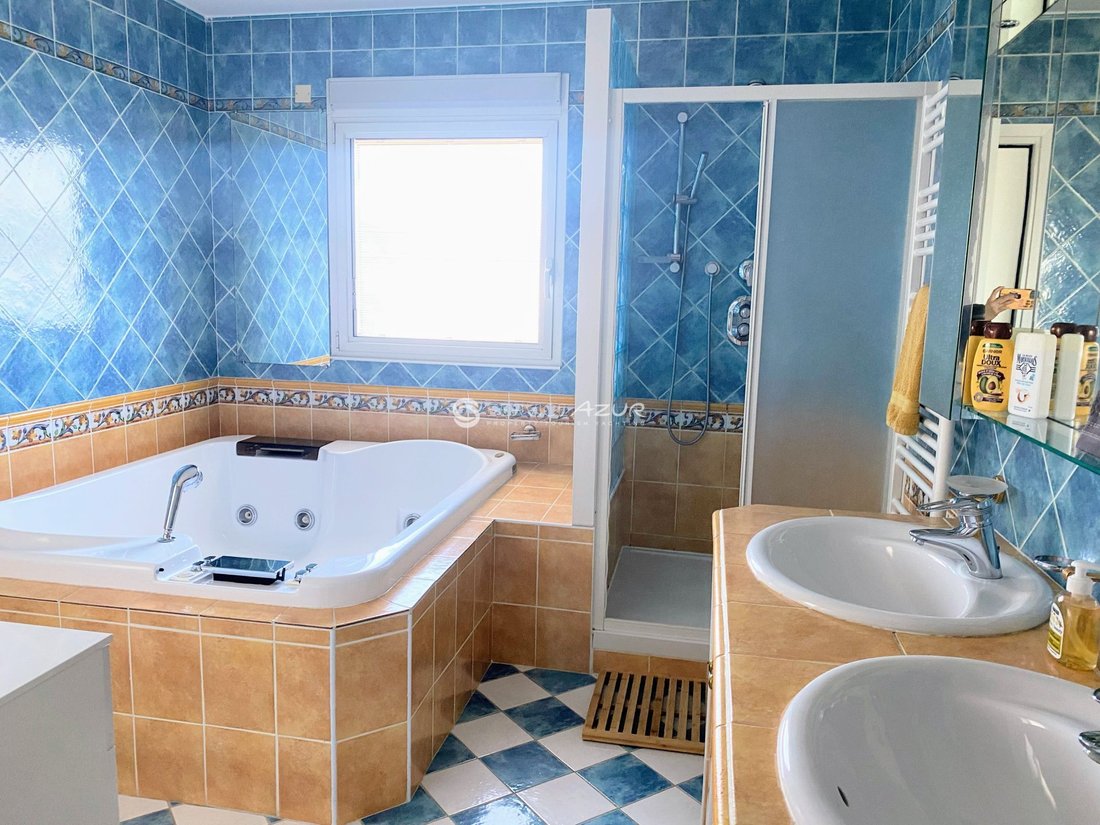 Villa Sur Une Colline à La In Beausoleil, Provence Alpes Côte D'azur