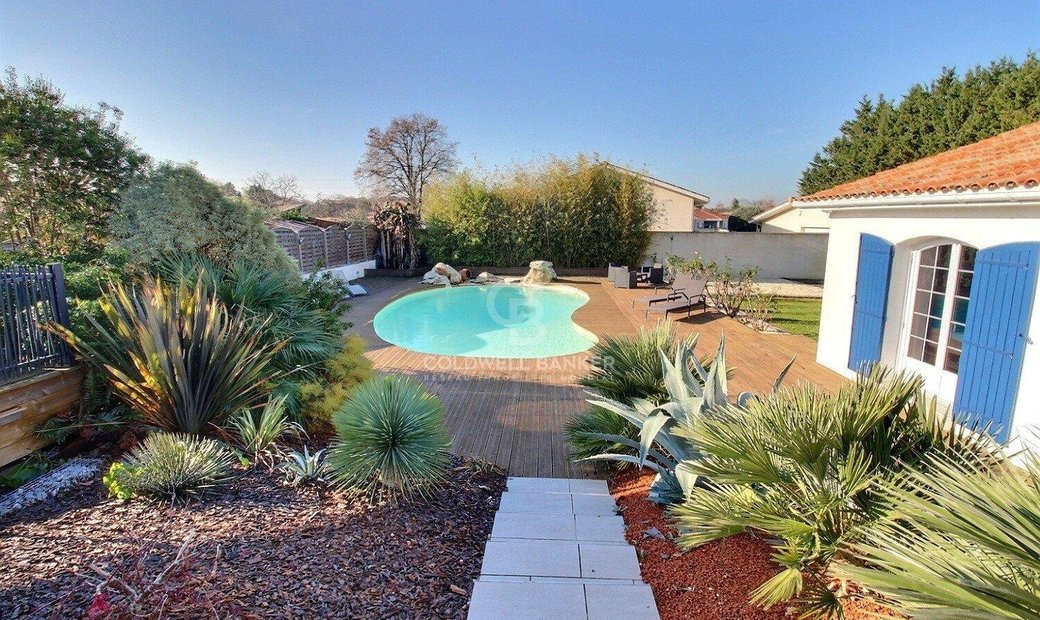 Canéjan House In Canéjan, Nouvelle Aquitaine, France For Sale (12427449)