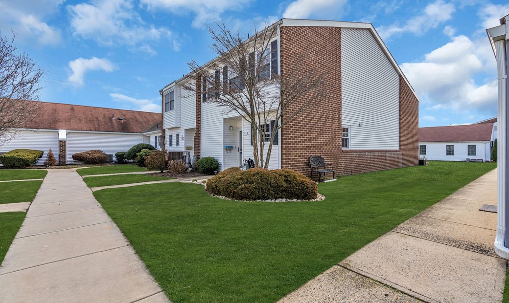 Fairway Mews In Spring Lake, New Jersey, United States For Sale (12435017)