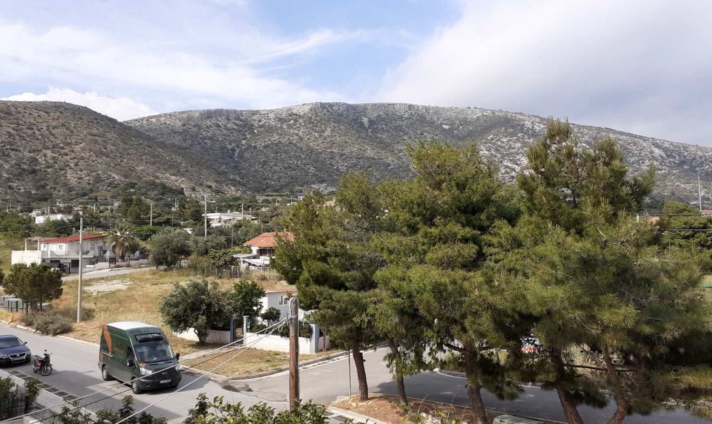 Plot With An Old House For Sale In Ano Glyfada. En Glifada, ática