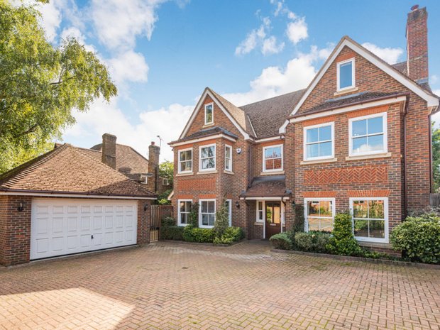 Luxury homes for sale in St Albans, England, United Kingdom | JamesEdition