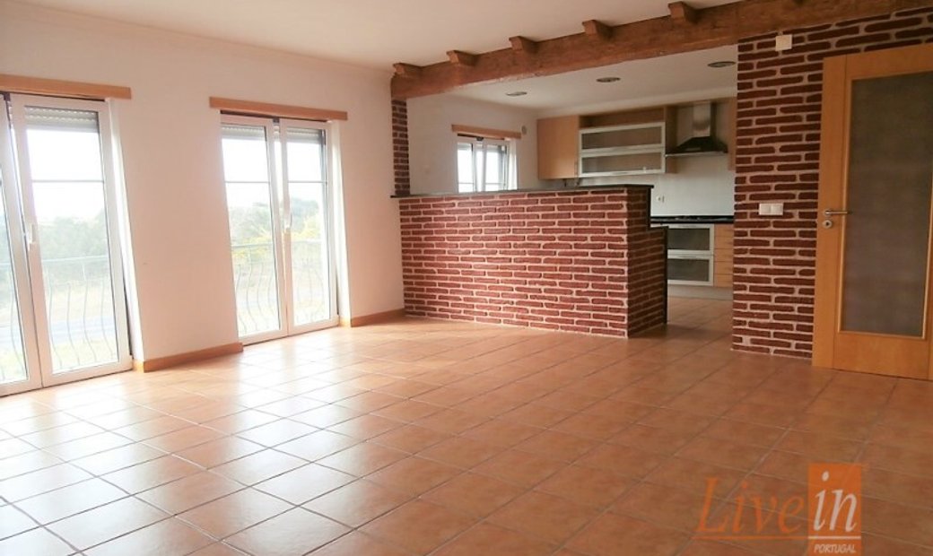 2 Bedroom Apartment In Quinta De Santa Barbara In In Mafra, Lisbon