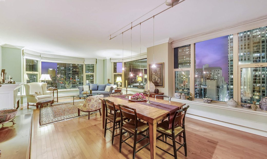 Rare High Floor Corner Unit At The Fordham In Chicago, Illinois, United