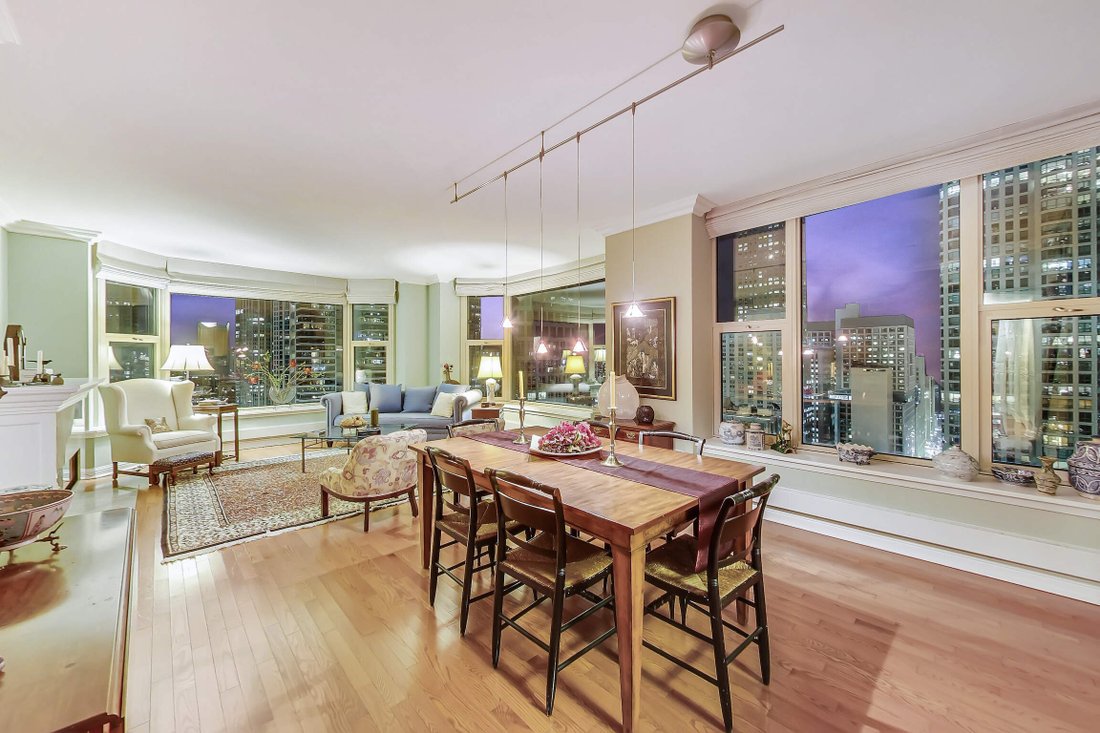 Rare High Floor Corner Unit At The Fordham In Chicago, Illinois, United